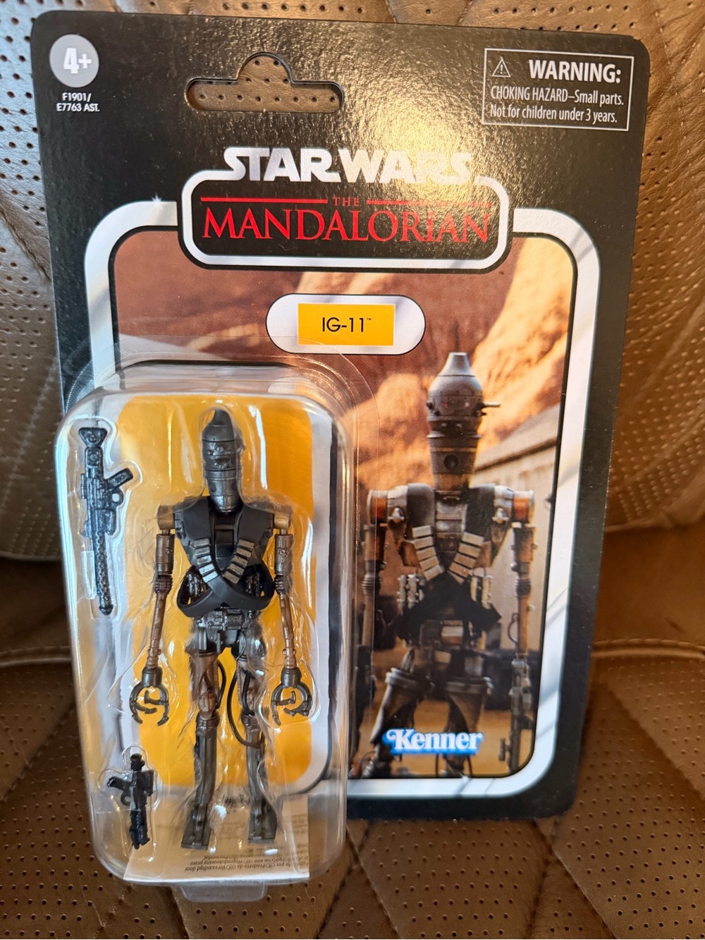 Star Wars The Mandalorian IG-11 Action Figure - Black & Silver